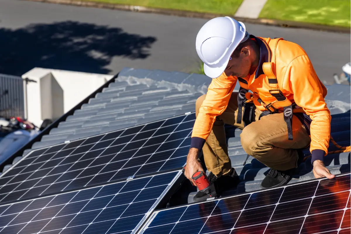 Top Questions to Ask Solar Companies Before Installation